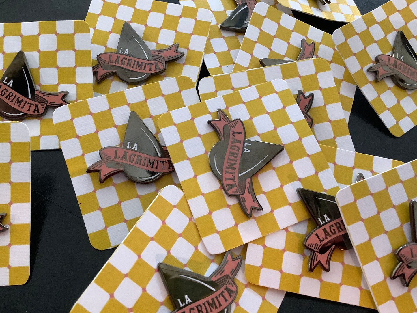 Enamel pin Lagrimita
