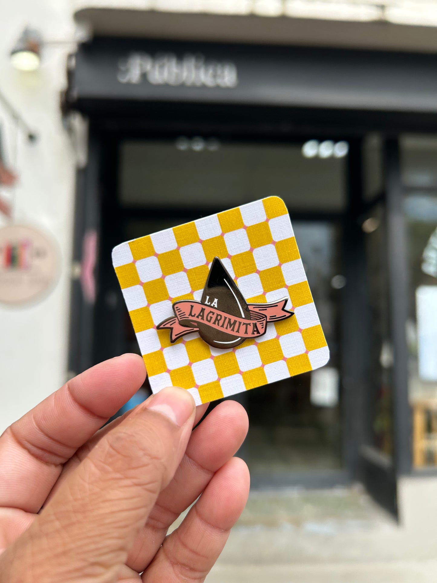 Enamel pin Lagrimita